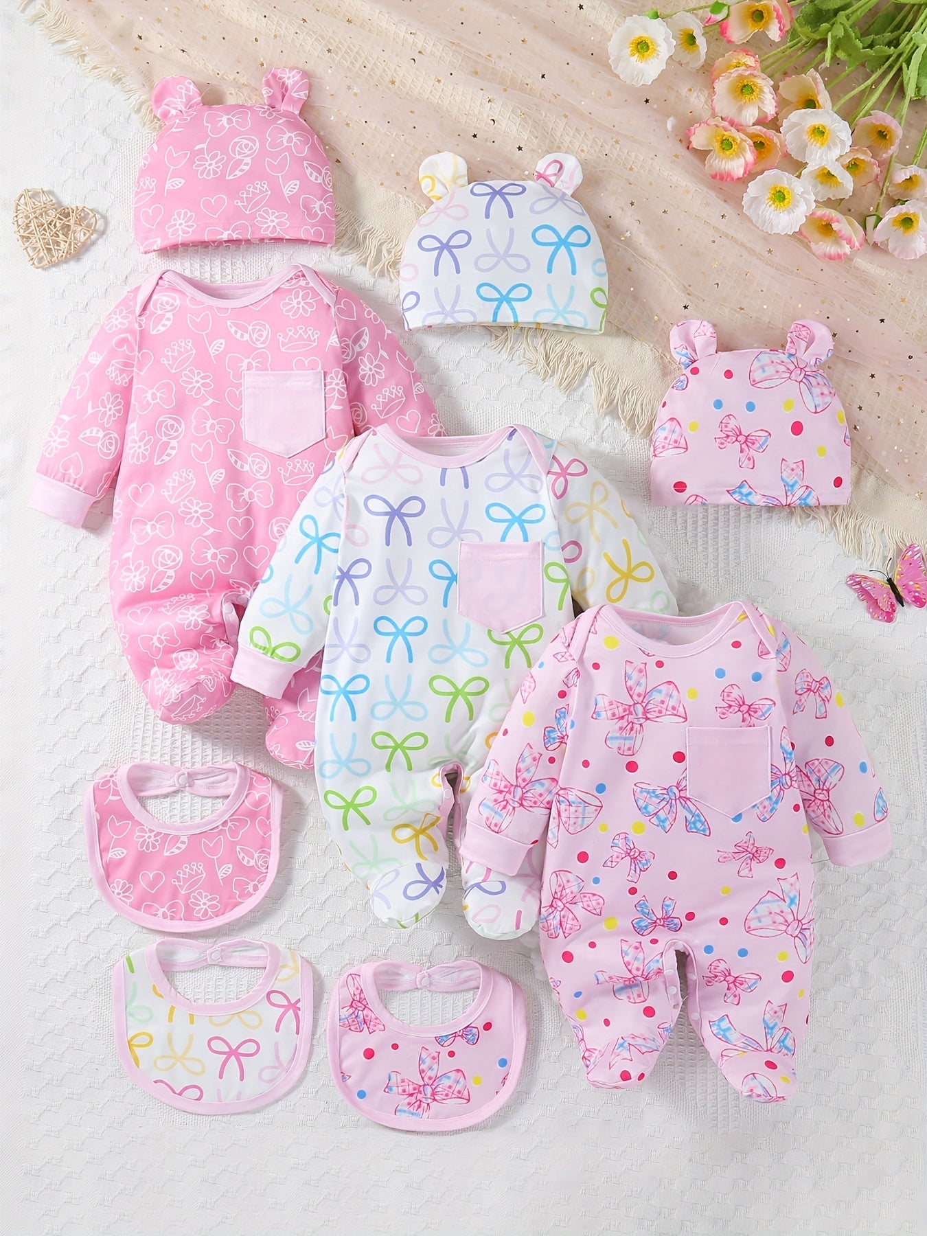 Kit 9 Peças Bodies Manga Longa com Pé Reversível, Estampas Florais, Corações, Laços & Tie-Dye + Toucas Coelhinho e Babadores