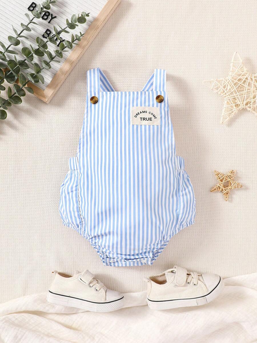 Macacão Unissex Listrado com Patches de Letras – Casual & Confortável | Baby Zoo