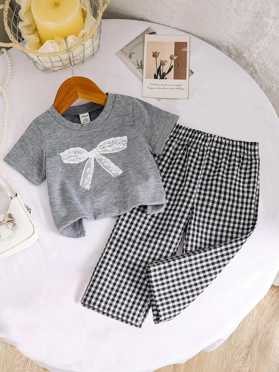 Conjunto 2 Peças Feminino Moda Coreana – Camiseta Cinza com Laço de Renda & Calça Xadrez | Baby Zoo